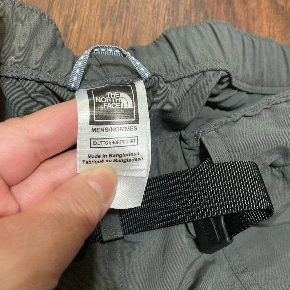The North Face Short/Court Convertible Utility Pants plenty of pockets XXL GuC - Picture 12 of 16